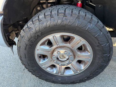 Used 2015 Ford F250 Lariat w/ Lariat Ultimate Package image 32