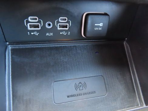 Certified 2024 Jeep Grand Cherokee Altitude image 8