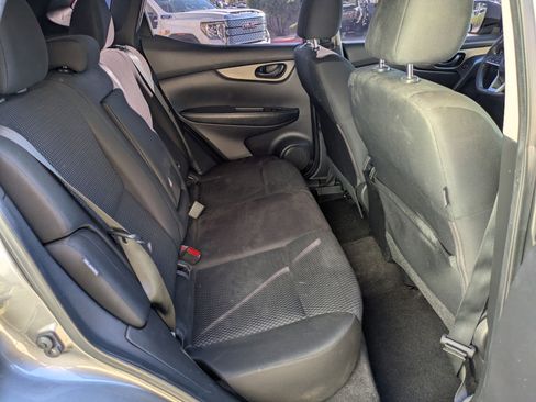 Used 2021 Nissan Rogue Sport S image 19