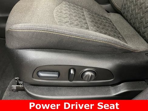Used 2024 Chevrolet Equinox LT FWD image 9