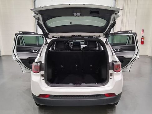Used 2024 Jeep Compass Latitude AWD/4WD image 12