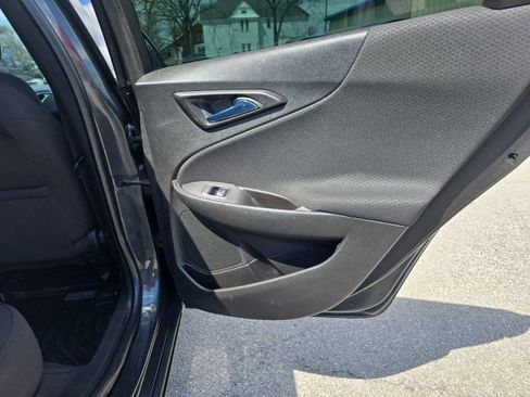 Used 2016 Chevrolet Malibu LT image 33