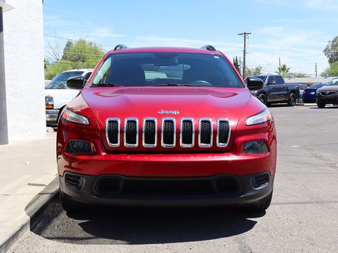 Used 2016 Jeep Cherokee Sport FWD image 16