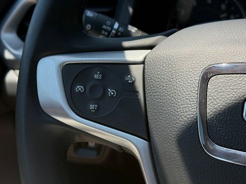 Used 2023 GMC Acadia SLT FWD image 22