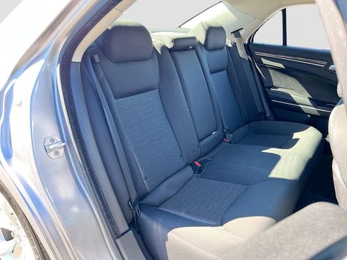 Used 2018 Chrysler 300 Touring image 24