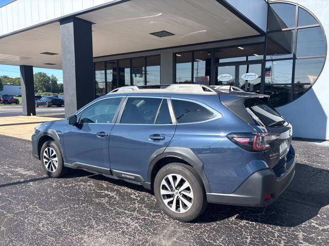 Used 2024 Subaru Outback Premium AWD/4WD image 6