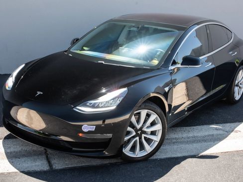 Used 2018 Tesla Model 3 Long Range image 2