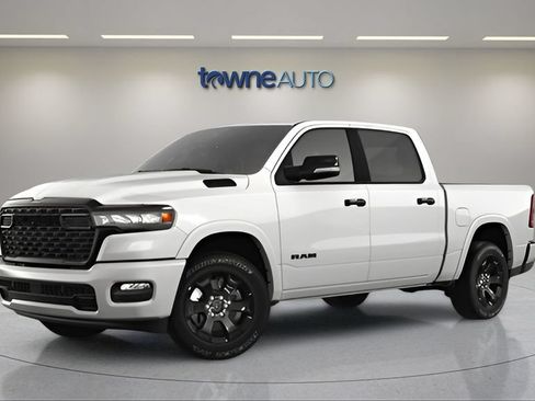 Used 2025 RAM 1500 Big Horn AWD/4WD image 3