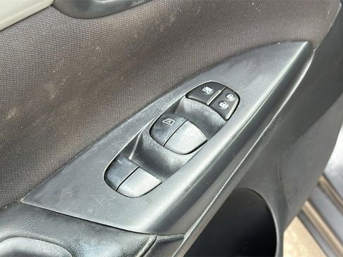 Used 2017 Nissan Sentra S image 10