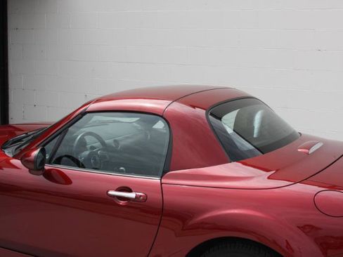 Used 2009 MAZDA MX-5 Miata Grand Touring w/ Premium Pkg RWD image 32