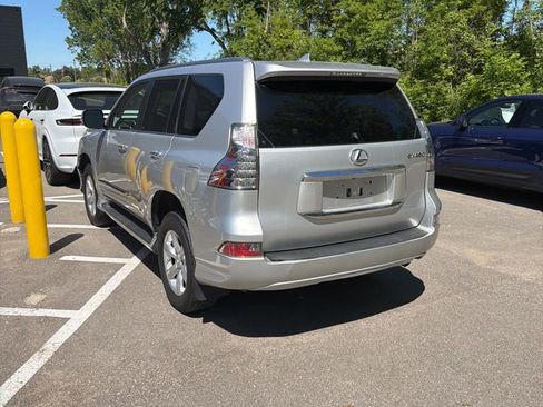 Used 2017 Lexus GX 460 w/ Navigation Package AWD/4WD image 2