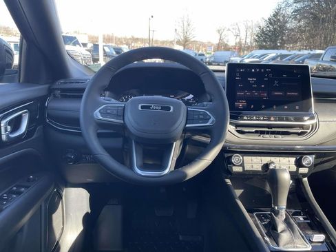 New 2026 Jeep Compass Latitude image 21