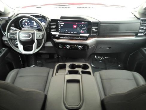 Used 2024 GMC Sierra 1500 SLE image 3