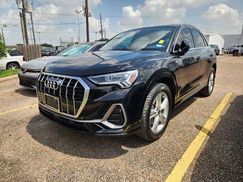 Used 2024 Audi Q3 2.0T Premium w/ Convenience Package AWD/4WD image 2