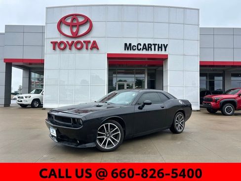 Used 2014 Dodge Challenger SXT w/ Sport Appearance Package RWD image 1