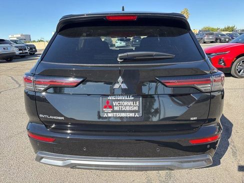 Used 2025 Mitsubishi Outlander SE FWD image 7