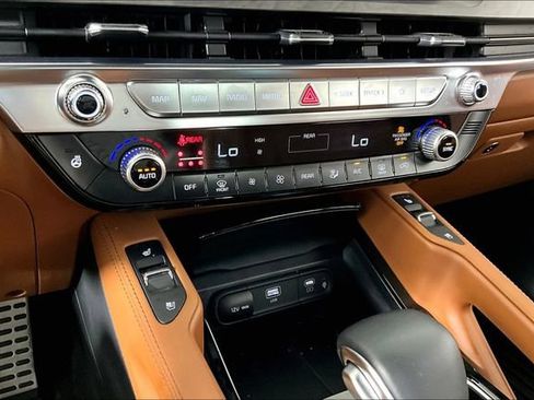 Certified 2025 Kia Telluride SX Prestige X-Pro AWD/4WD image 13
