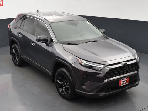 Used 2023 Toyota RAV4 LE FWD image 22