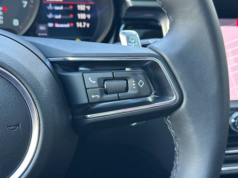 Certified 2025 Porsche Macan image 27