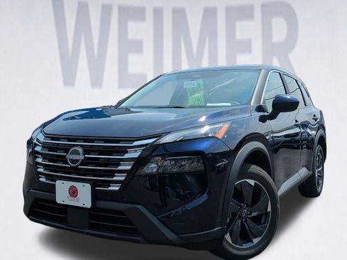 Used 2024 Nissan Rogue SV AWD/4WD image 1