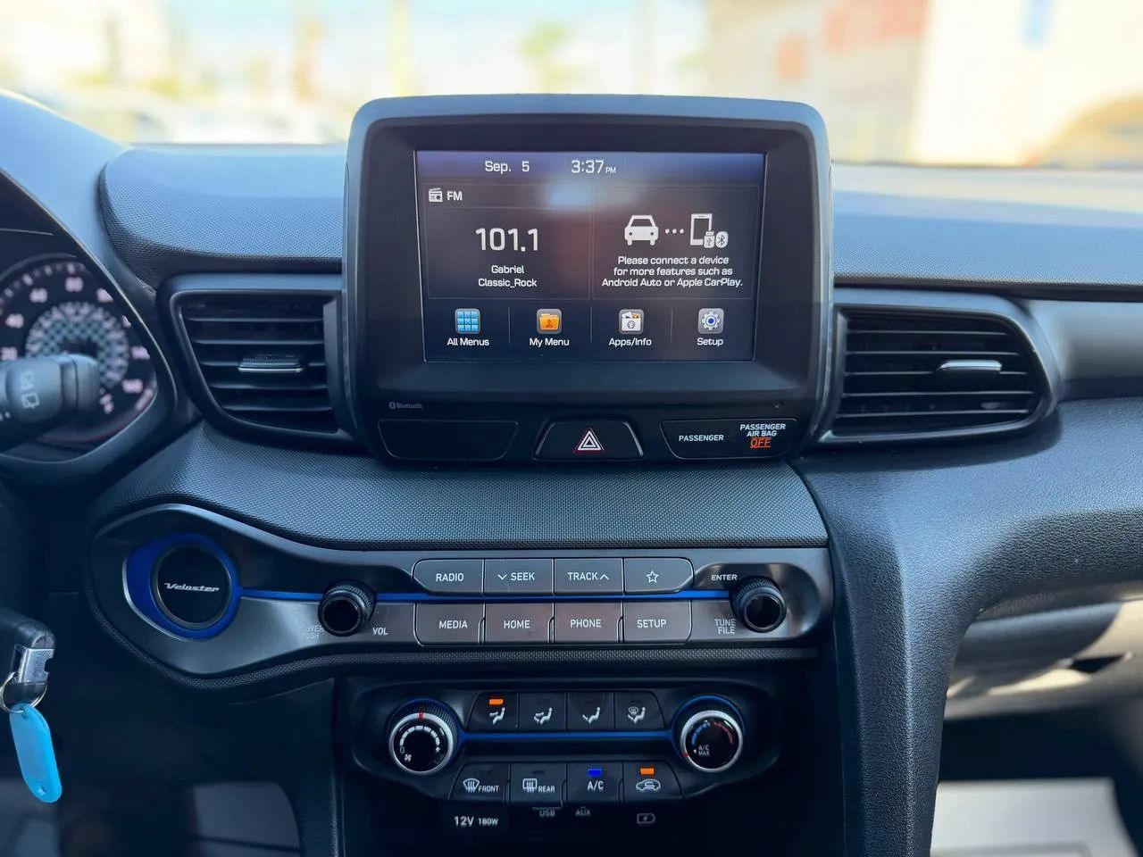 Used 2019 Hyundai Veloster 2.0 FWD image 39