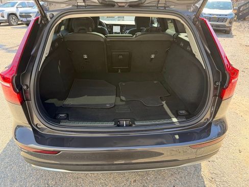 Used 2025 Volvo V60 B5 Cross Country Plus AWD/4WD image 5