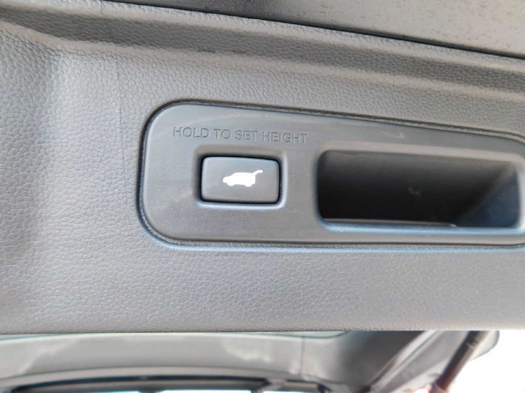 Used 2025 Honda Pilot TrailSport image 27