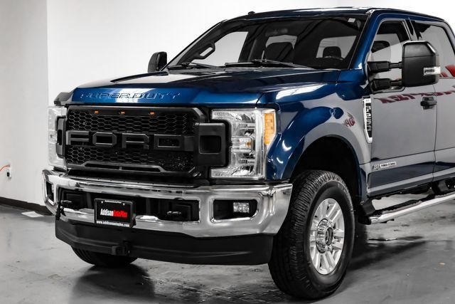 Used 2017 Ford F250 XLT w/ XLT Value Package AWD/4WD image 9