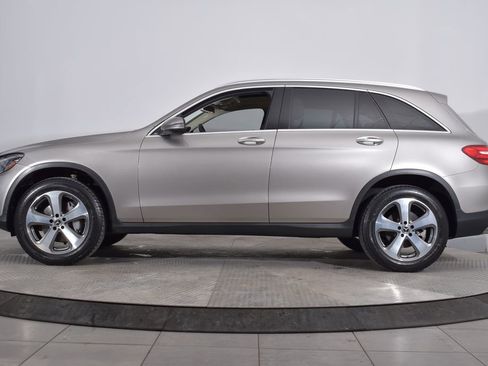 Used 2019 Mercedes-Benz GLC 300 4MATIC image 2