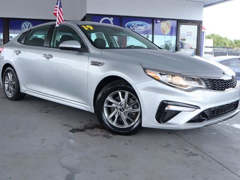 Used 2019 Kia Optima LX FWD image 3