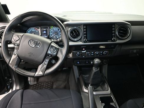Used 2022 Toyota Tacoma TRD Sport w/ Technology Package AWD/4WD image 15