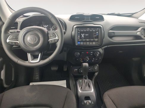 Used 2023 Jeep Renegade Latitude image 10