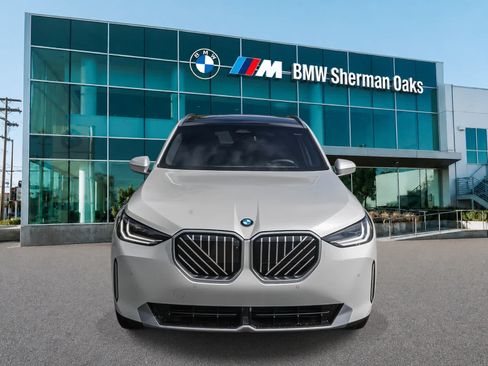 New 2026 BMW X3 xDrive30i w/ Premium Package AWD/4WD image 2