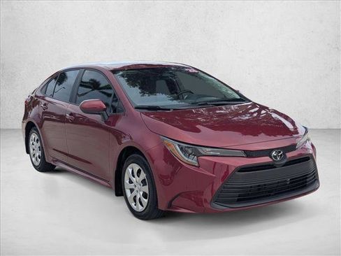 Certified 2025 Toyota Corolla LE image 3