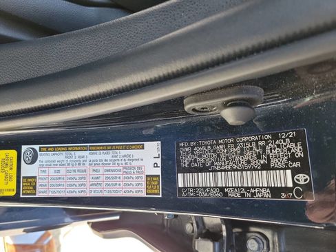Used 2022 Toyota Corolla SE FWD image 3