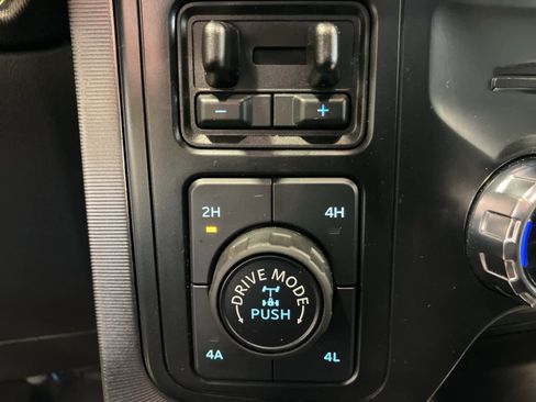 Used 2024 Ford F150 Platinum w/ FX4 Off-Road Package image 23