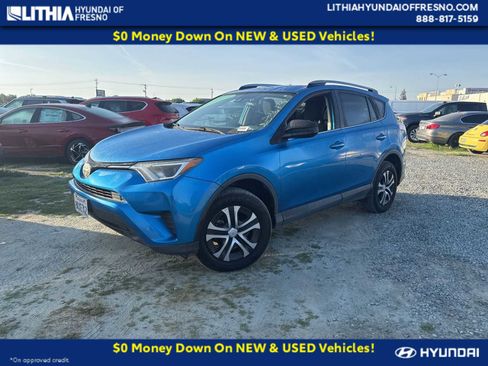Used 2017 Toyota RAV4 LE image 1