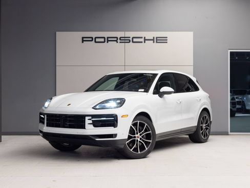 Certified 2026 Porsche Cayenne AWD/4WD image 1