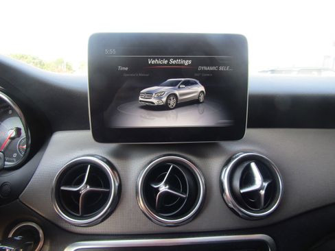 Used 2019 Mercedes-Benz GLA 250 4MATIC image 13