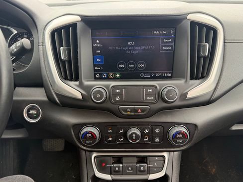 Used 2024 GMC Terrain SLT AWD/4WD image 16