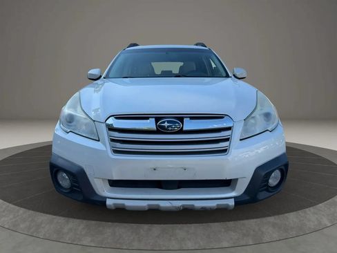 Used 2013 Subaru Outback 3.6R Limited w/ Moonroof Pkg AWD/4WD image 2