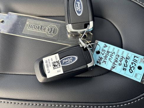 New 2025 Ford Expedition Max Platinum w/ Stealth Performance Package image 32