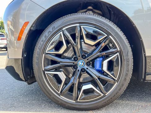 Used 2024 BMW iX xDrive50 w/ Premium Package AWD/4WD image 9