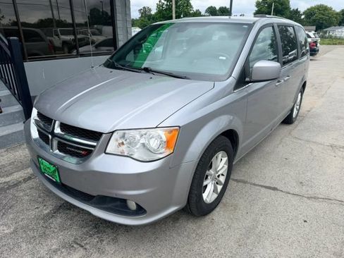 Used 2019 Dodge Grand Caravan SXT FWD image 1
