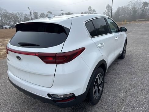 Used 2020 Kia Sportage LX image 3