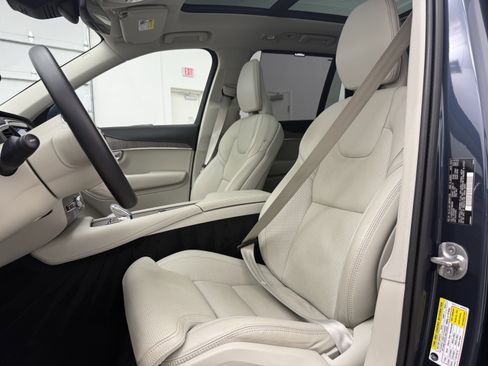 Certified 2023 Volvo XC90 B6 Ultimate w/ Protection Package Premier AWD/4WD image 13
