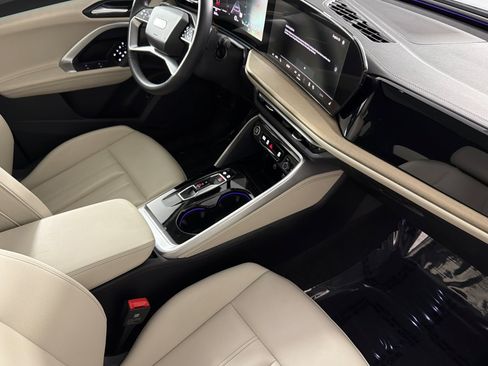 Used 2025 Audi Q5 Premium w/ Convenience Package AWD/4WD image 15