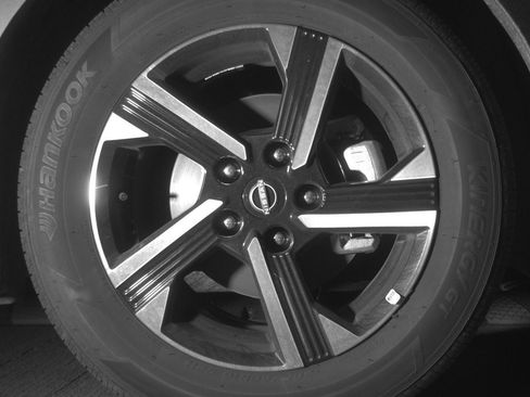 Used 2025 Nissan Sentra SV image 13