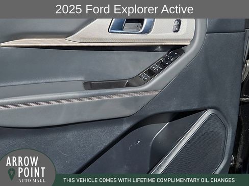 Used 2025 Ford Explorer Active w/ Active Comfort Package RWD image 21