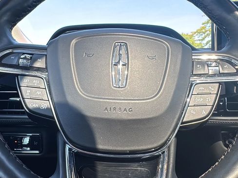 Used 2023 Lincoln Nautilus Reserve w/ Equipment Group 201A image 17